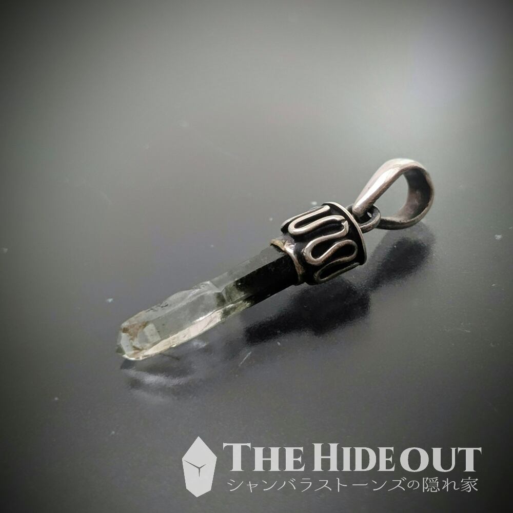 ヒマラヤ産鉱物アクセサリー025 ヒマラヤ水晶ペンダント 極小ちびちび緑泥石入りセプター