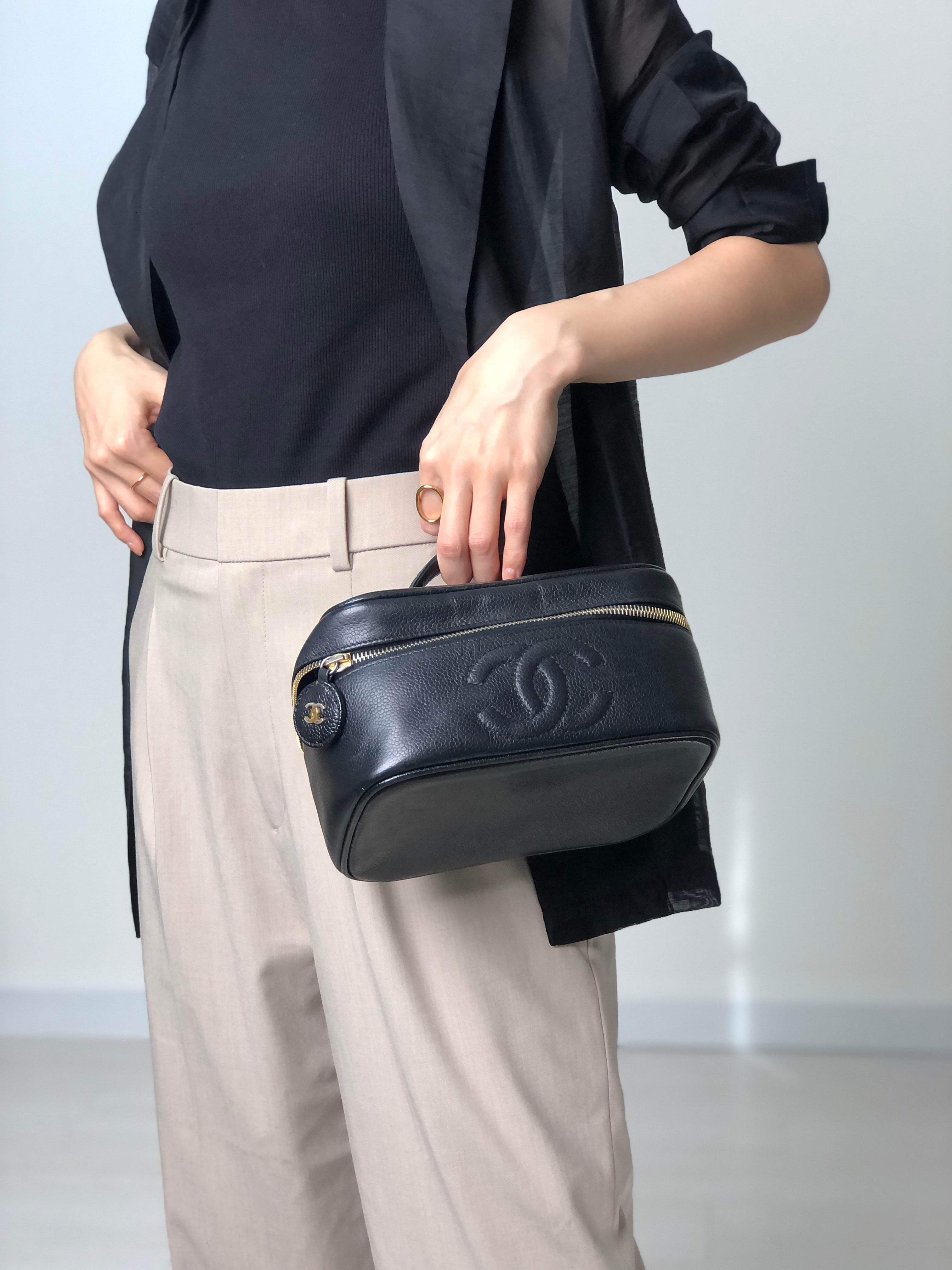 CHANEL シャネル ハンドバッグ ブラック ココマーク レザー バニティ