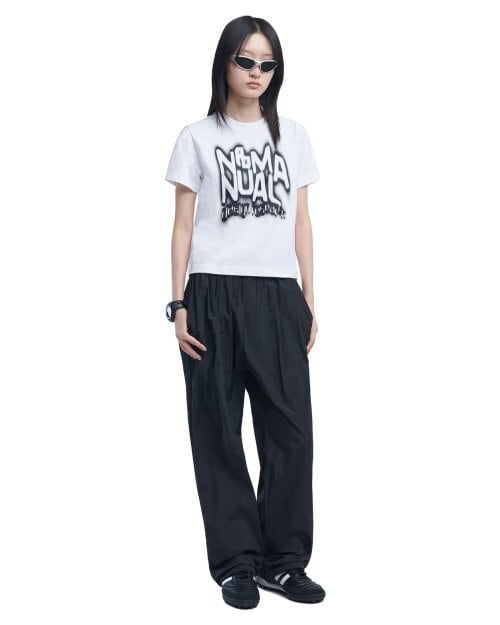 ☆BOYNEXTDOOR テサン 着用！！【NOMANUAL】BUZZ T-SHIRT - WHITE | もごつ
