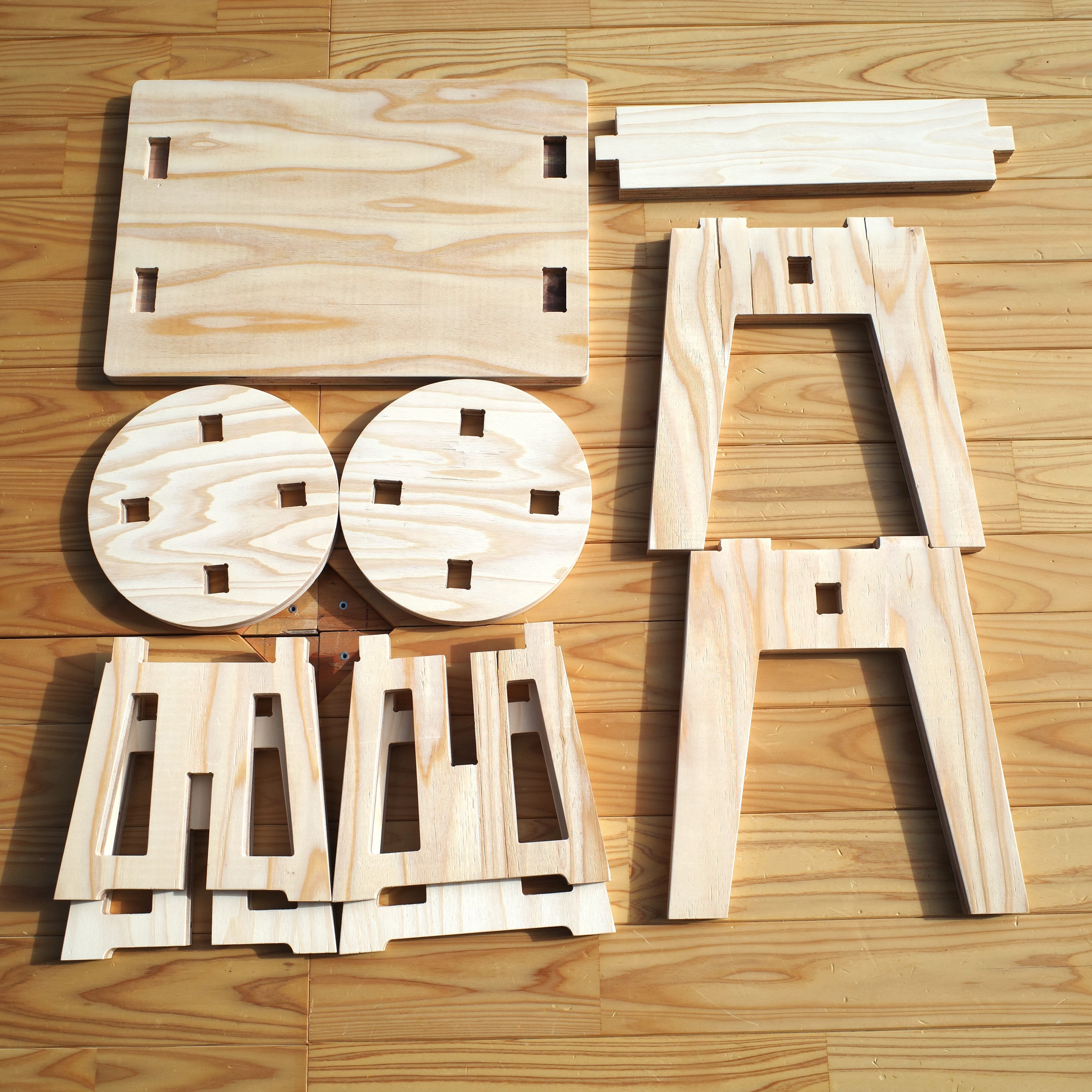 KIDS´ TABLE SET ＜木製キッズテーブルセット＞ | 株式会社 小友木材店