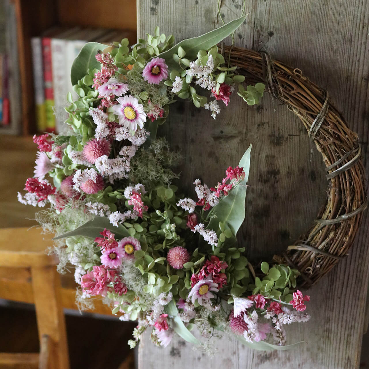 約直径30cm 数量限定】 大きめピンクのハーフムーンリース ＊ ドライ