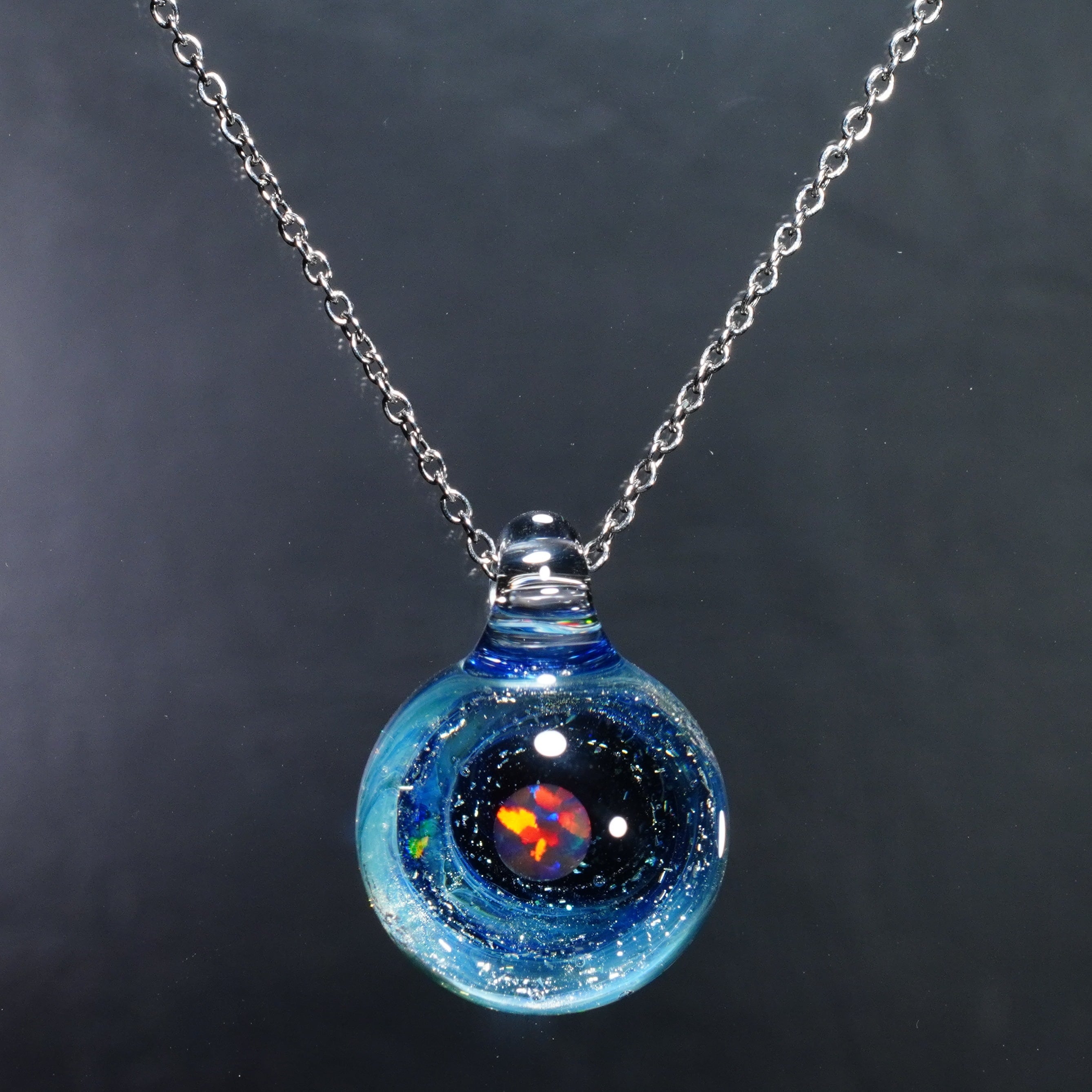 ガラスの小宇宙　クリスタルオパール ミニペンダント　雫型　No.2035 ガラスの小宇宙 クリスタルオパール ミニペンダント 雫型 No.2035