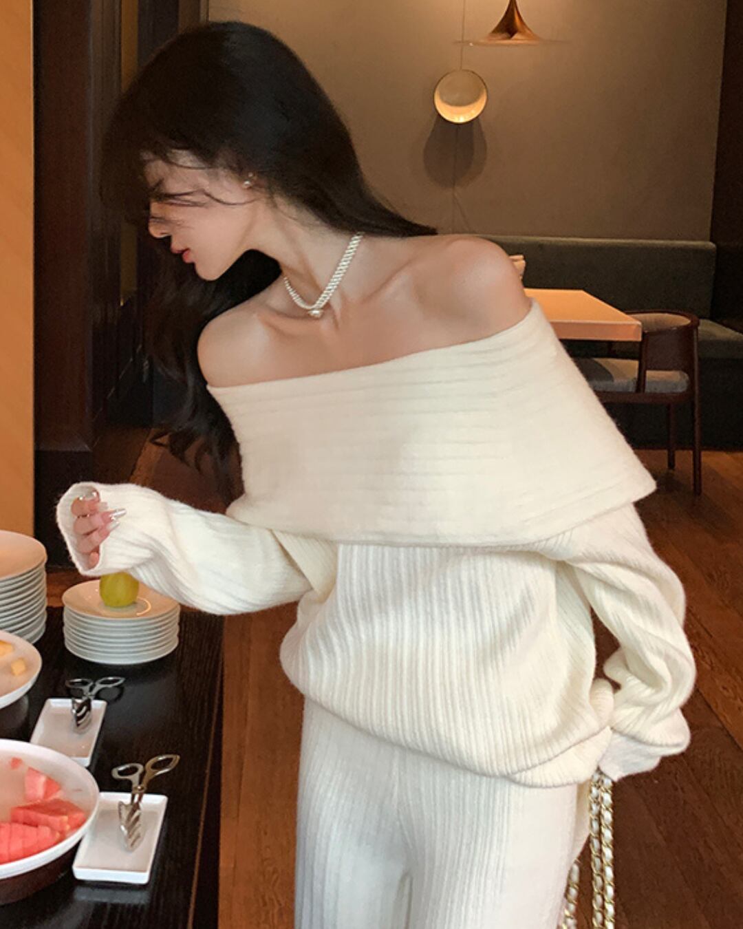 オフショルダーニット+ワイドレッグパンツセット A24295