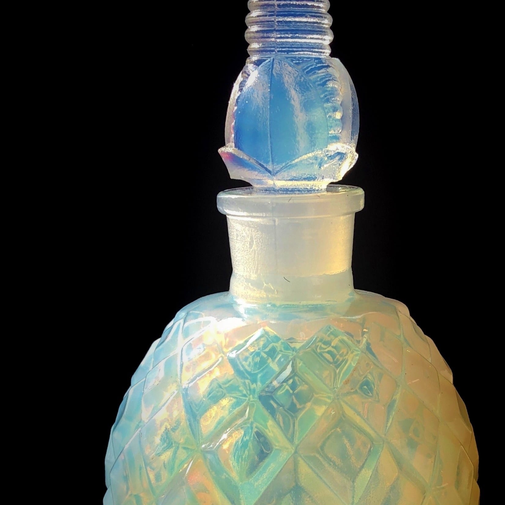 オパールセントガラス　香水瓶 オパールセントガラスの香水瓶（クラゲ） | メルキュール骨董店