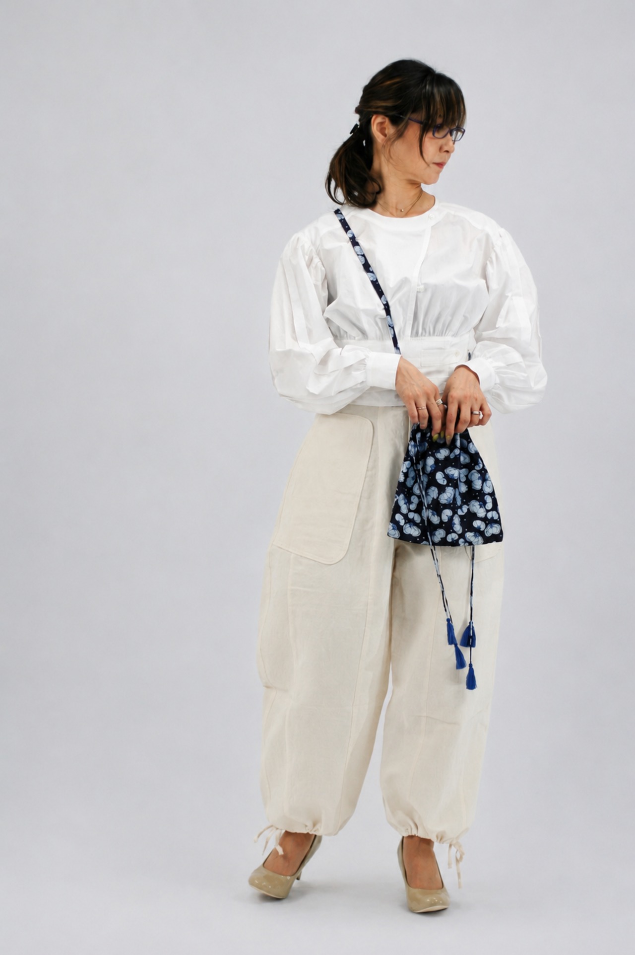 【BUNON】 Embroidery Drawstring Shoulder Bag 　Grey × Pink / Navy (BN2362)