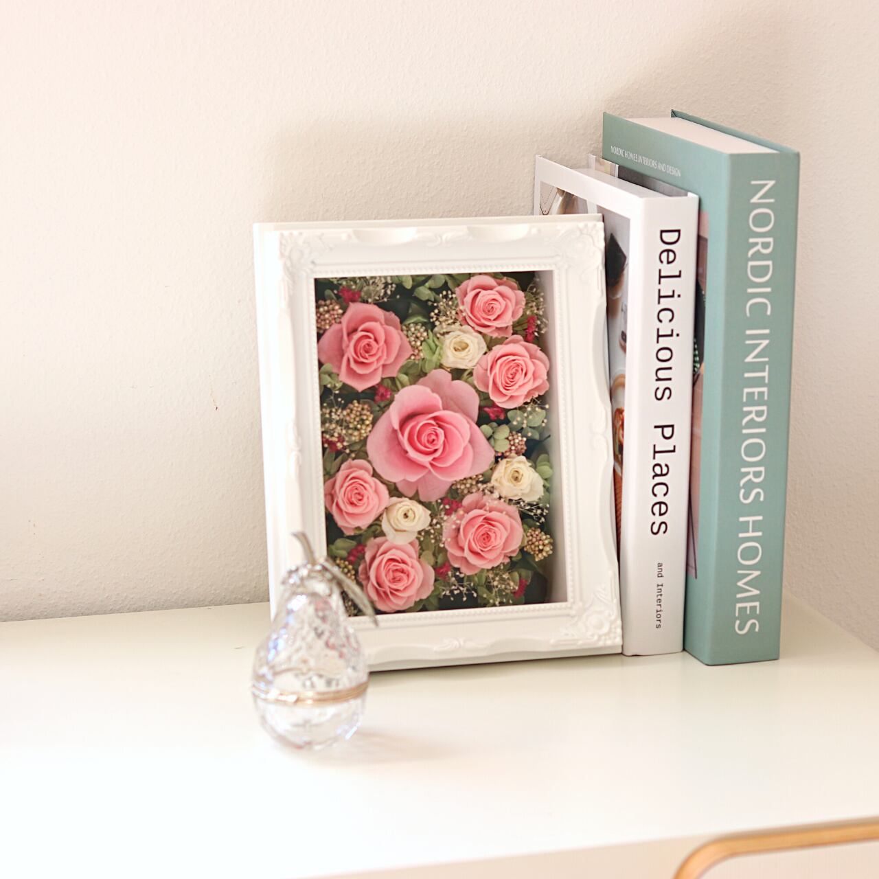 気品ある額縁に埋めつくされた薔薇の絵画(モザイク)【ガーデンフレーム GARDEN FRAME うす紅】 | フェアリール プリザーブドフラワーのギフト通販 powered by BASE
