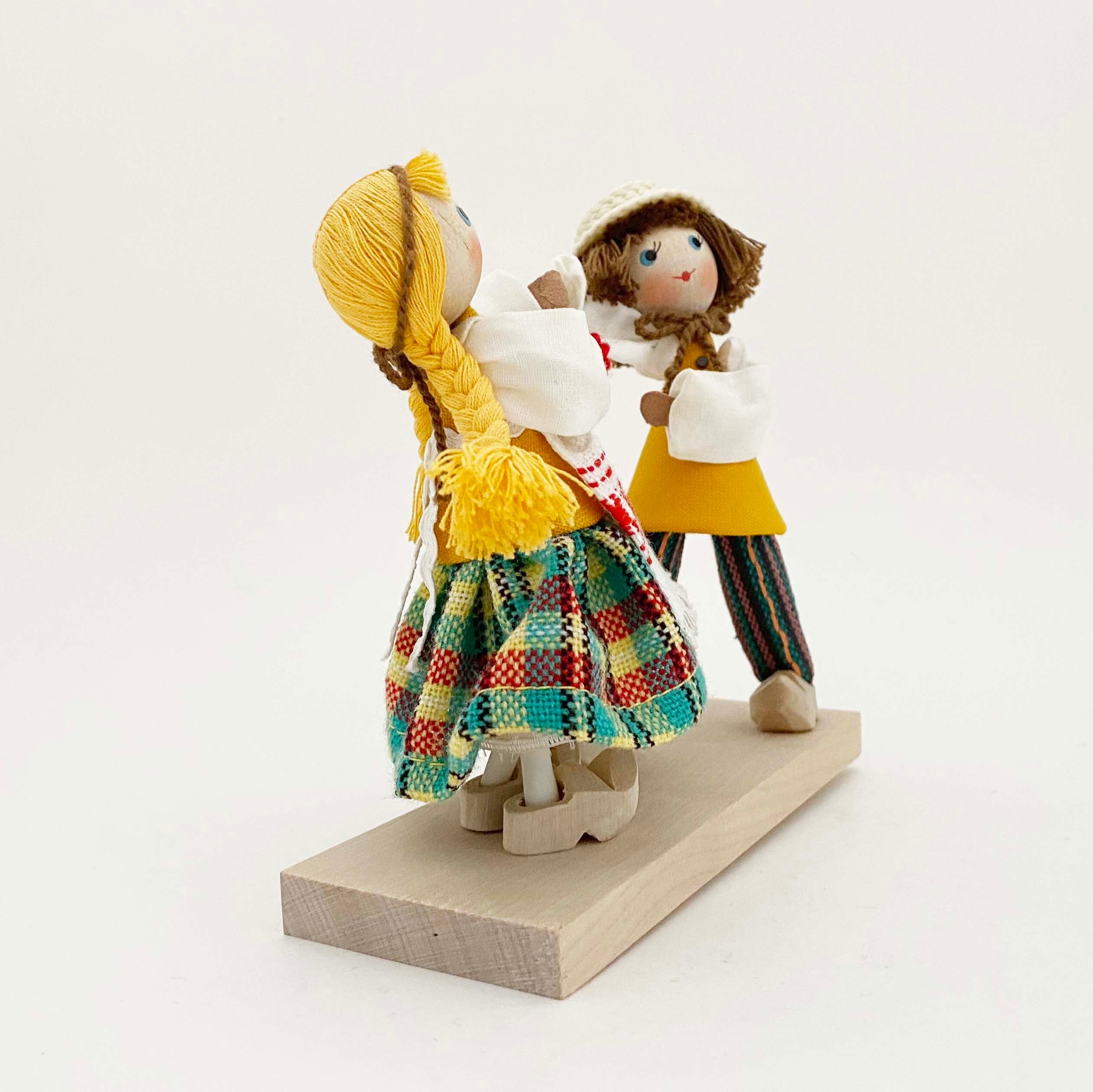 リトアニアの民族人形 ANDO製ヴィンテージ(ペア木ぐつ)