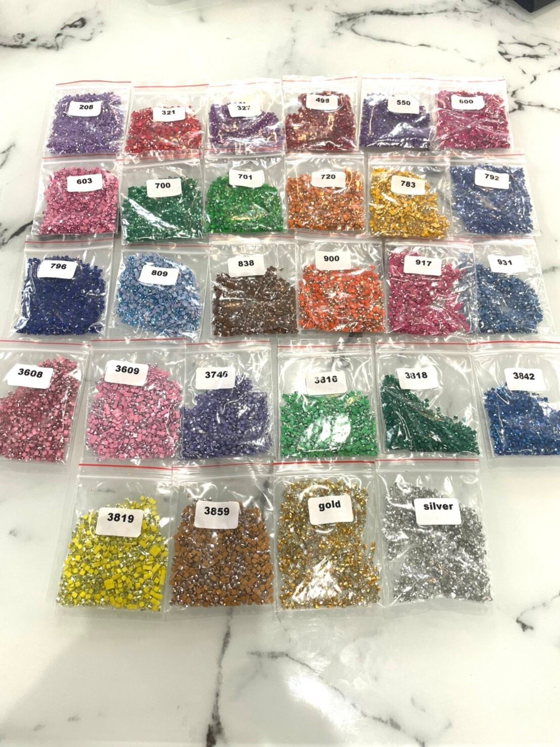 【28色セット(おまけ1色付)】メタリックビーズ⭐︎四角(square)ビーズ 5g入り