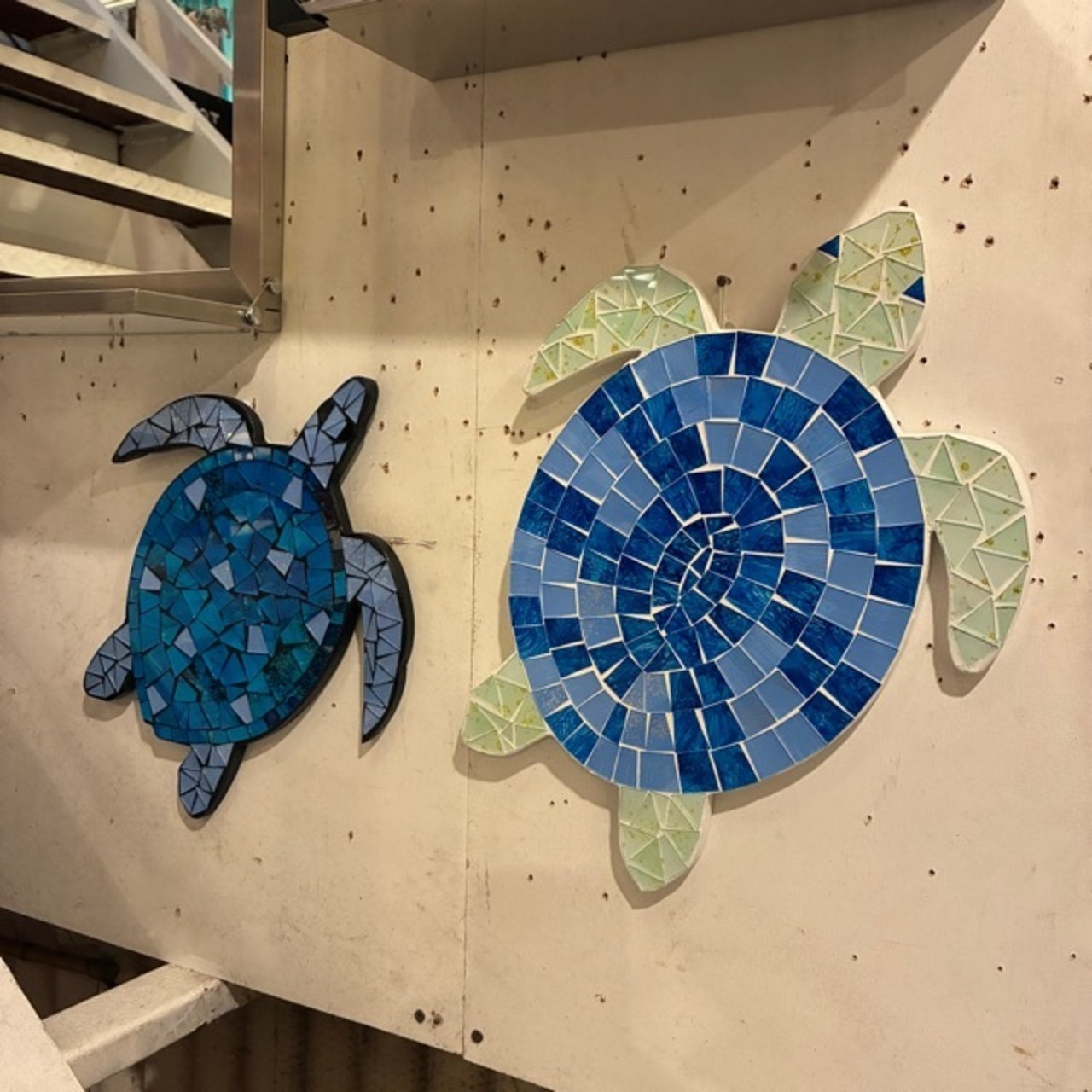 Indonesia Mosaic Glass Honu (Sea Turtle) Blue / インドネシア モザイク ガラス ホヌ ブルー カメ ウミガメ 壁掛け 飾り 装飾 ウォールデコレーション 壁飾り インテリア 雑貨 海岸風 コースタル ギフト プレゼント 店舗ディスプレイ
