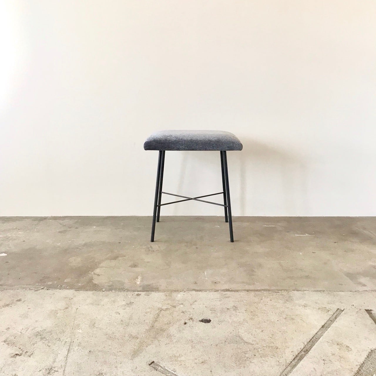 STスツール／クッション［角］