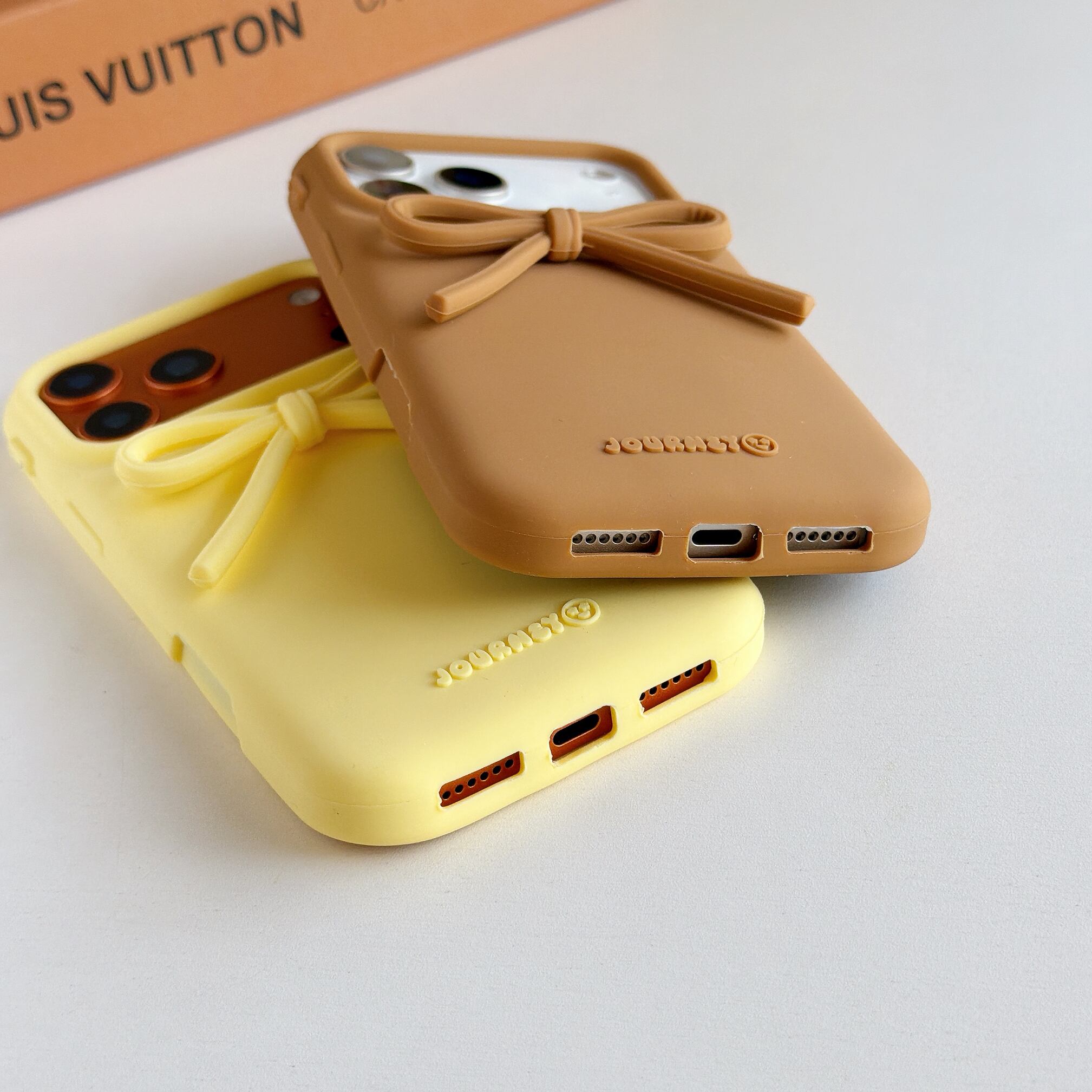 リボン iPhone 17 16 15 14 13 ケース シリコン かわいい もこもこ