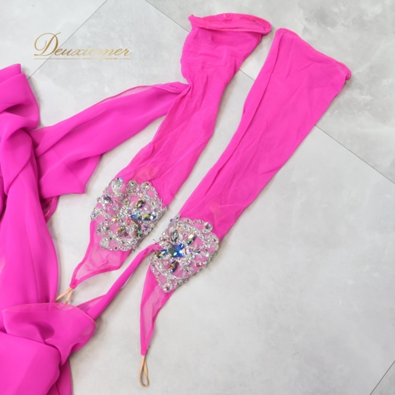 社交ダンス 衣装 スタンダードドレス ワンピース ドレス スタンダード フロート レース フリル デモ 競技 HISAYA ヒサヤ 濃いピンク 日本製 シンプル 光沢 ピンク系 競技用ドレス フロートスカート ダンス衣装 ウェア 日本製 濃色 おしゃれ かわいい 女性用 ゆったり パーティー ステージ衣装 レディース 鮮やか 上品