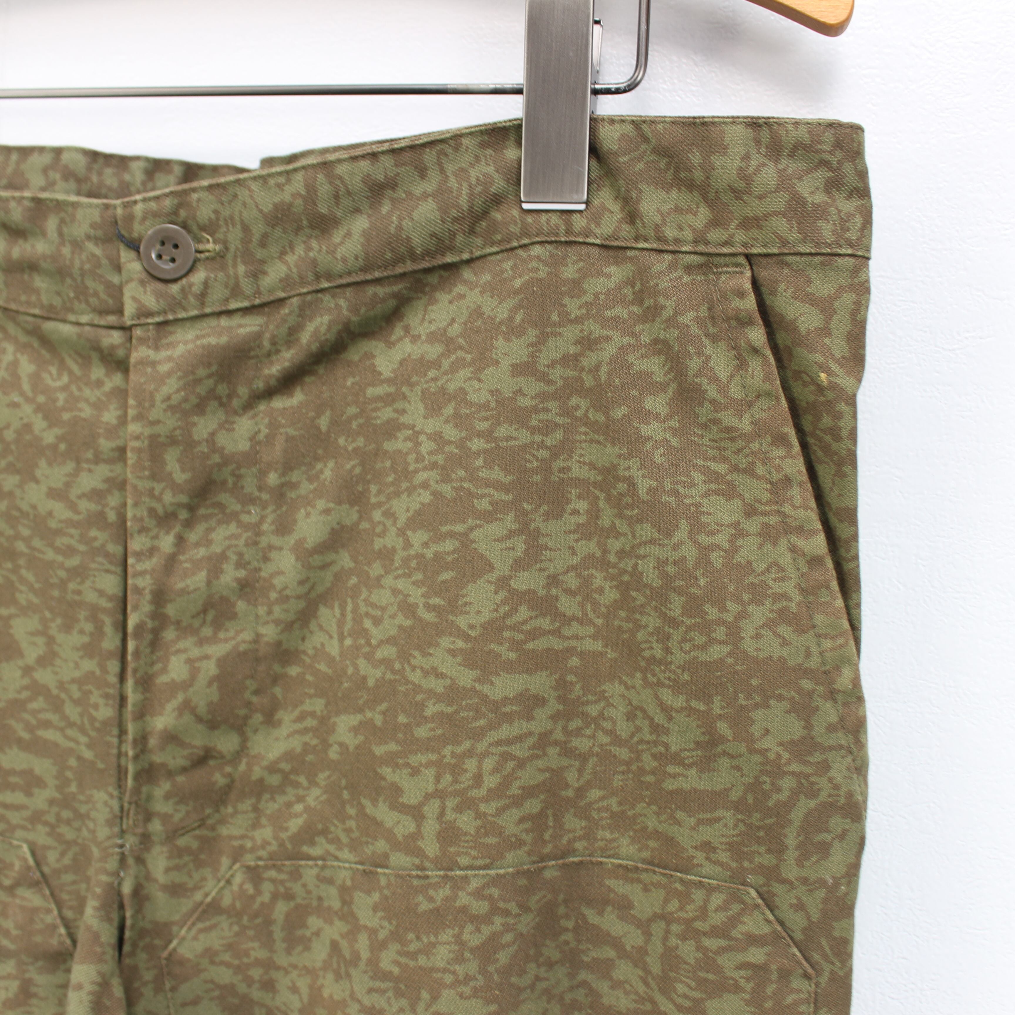 EU VINTAGE CZECH MILITARY CAMOUFLAGE PATTERNED EASY CARGO PANTS