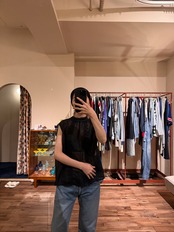 ブラックシアーノースリーブ刺繍ブラウス