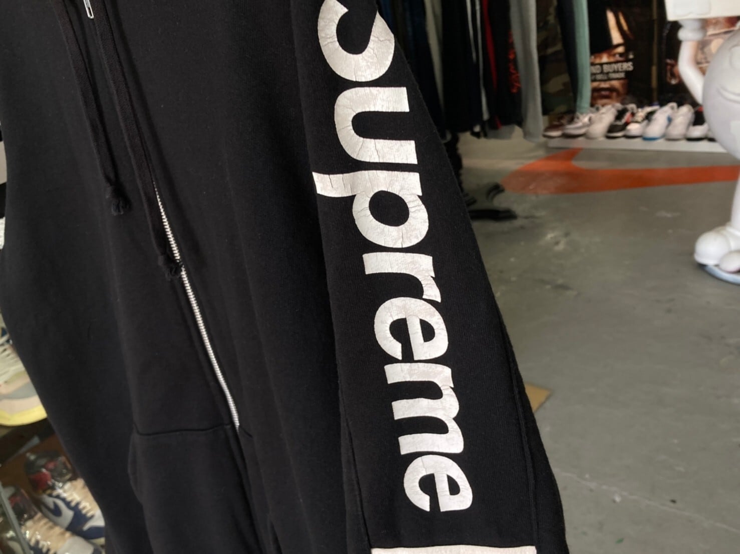 Supreme HOODED TRACK ZIP UP SWEAT MEDIUM BLACK 153813 Supreme HOODED TRACK ZIP UP SWEAT MEDIUM BLACK 153813