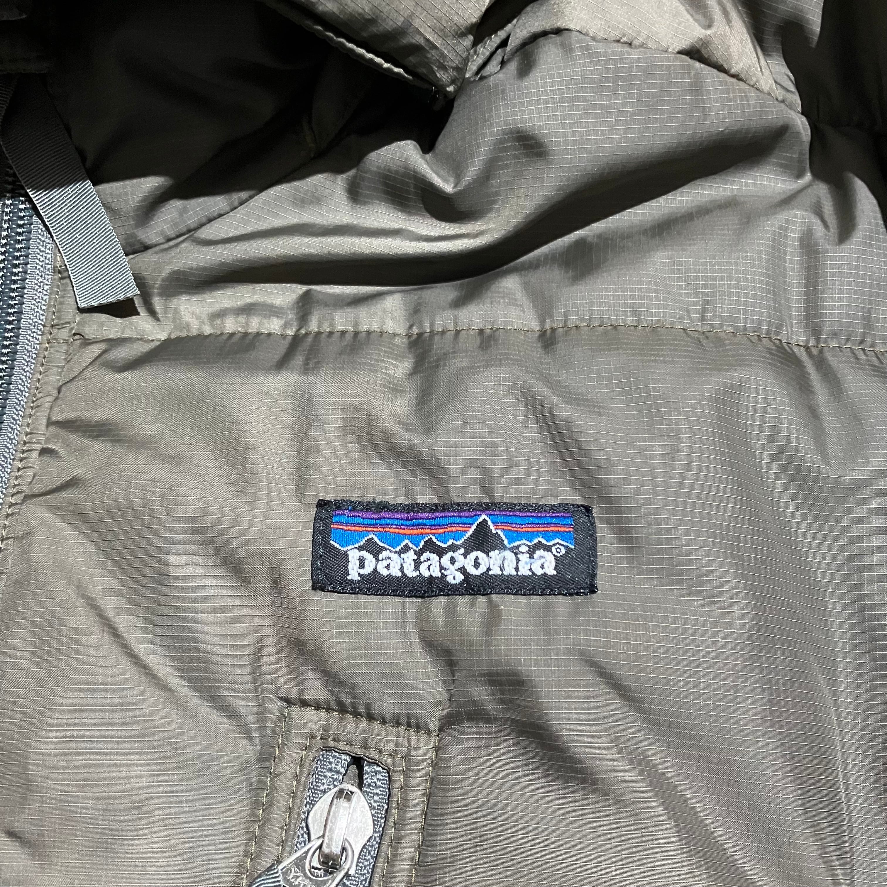 02s Patagonia / パタゴニア パフジャケット フード付き カーキ系 