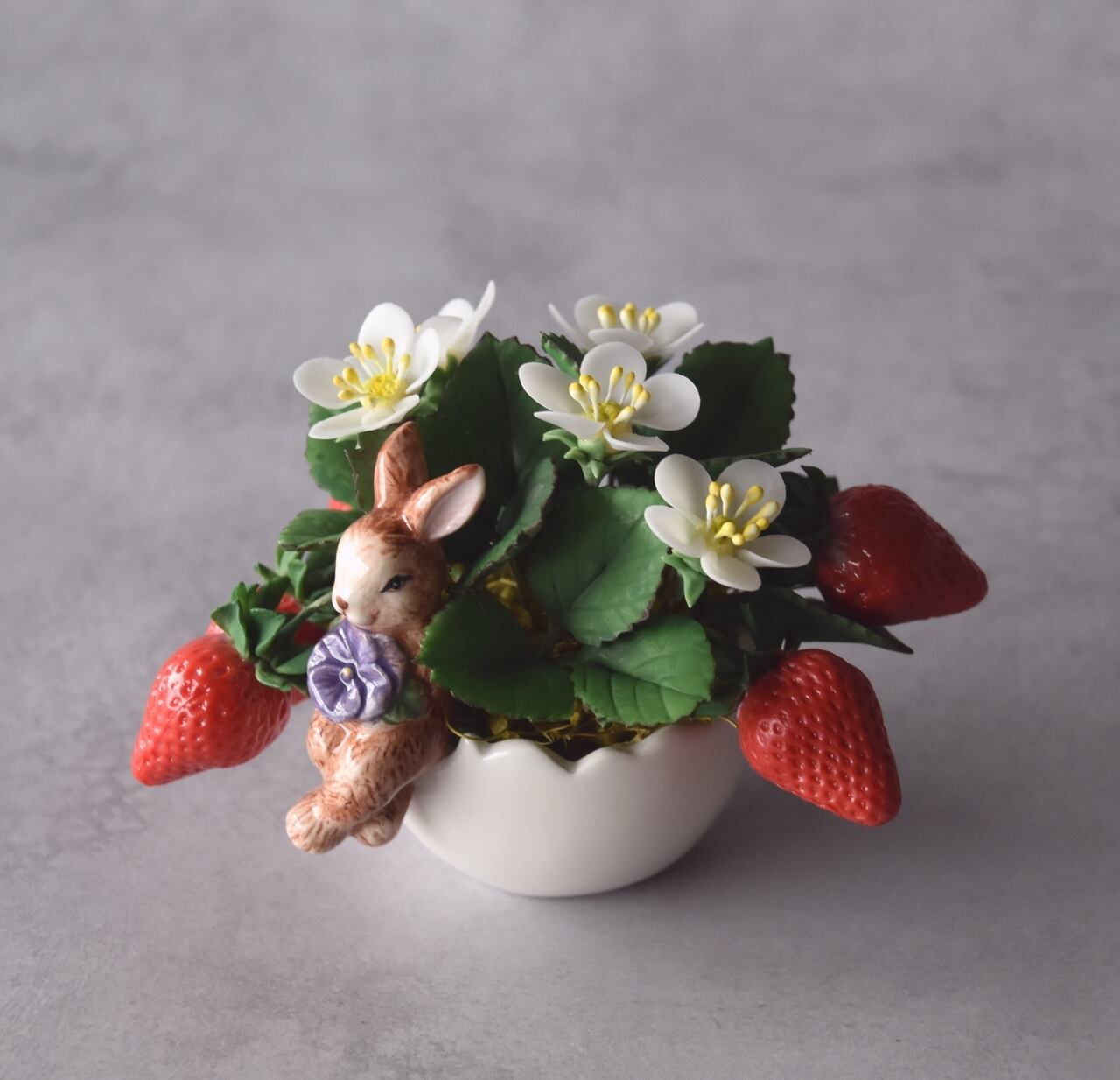 ◇粘土のお花◇苺の ミニ鉢植え｜うさぎカップの可愛いインテリア