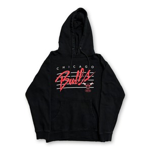 Chicago Bulls Logo Print Pullover Hoodie. Mitchell & Ness