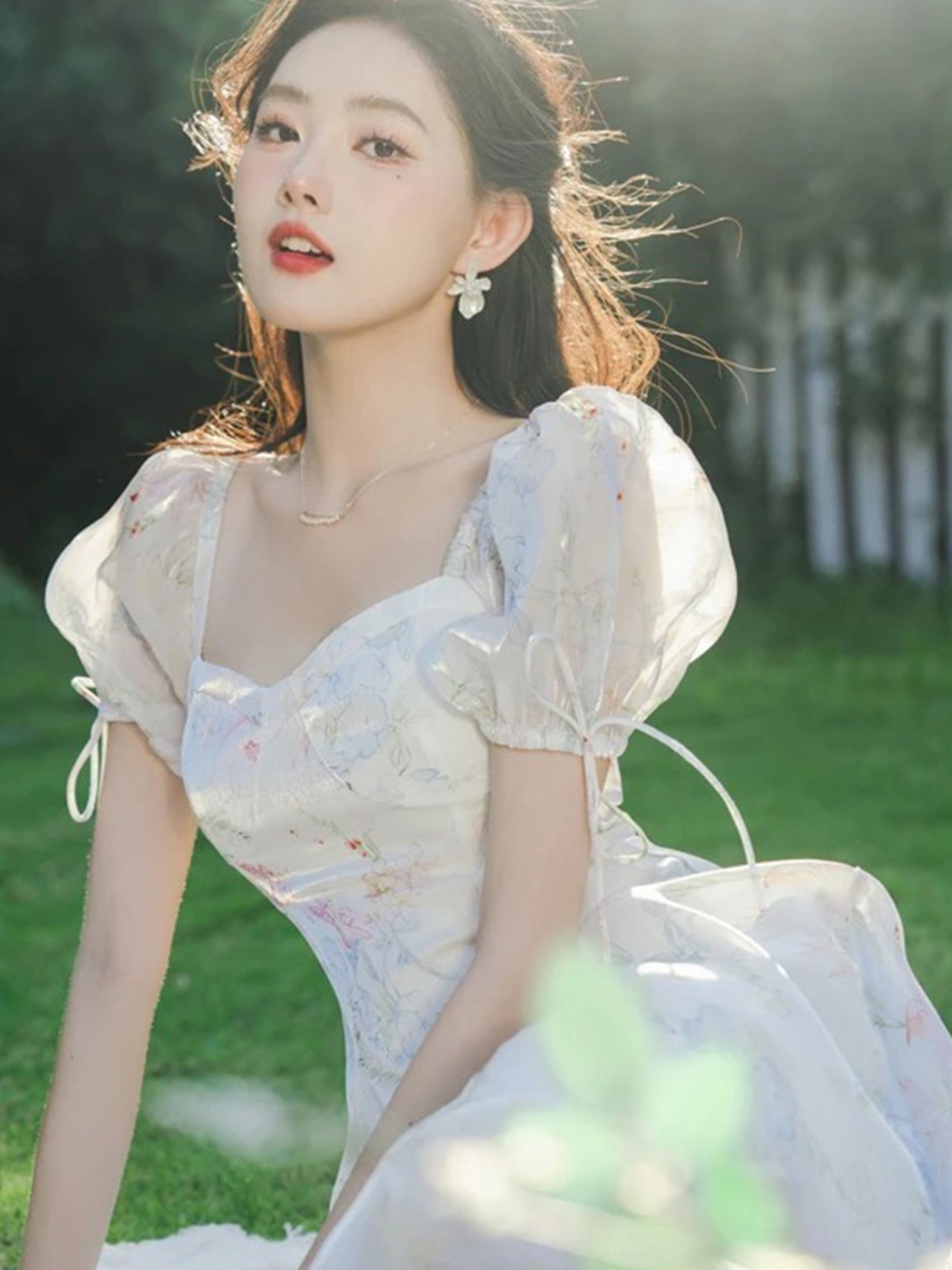 【0012】Puff Sleeve Botanical Short Sleeve Dress