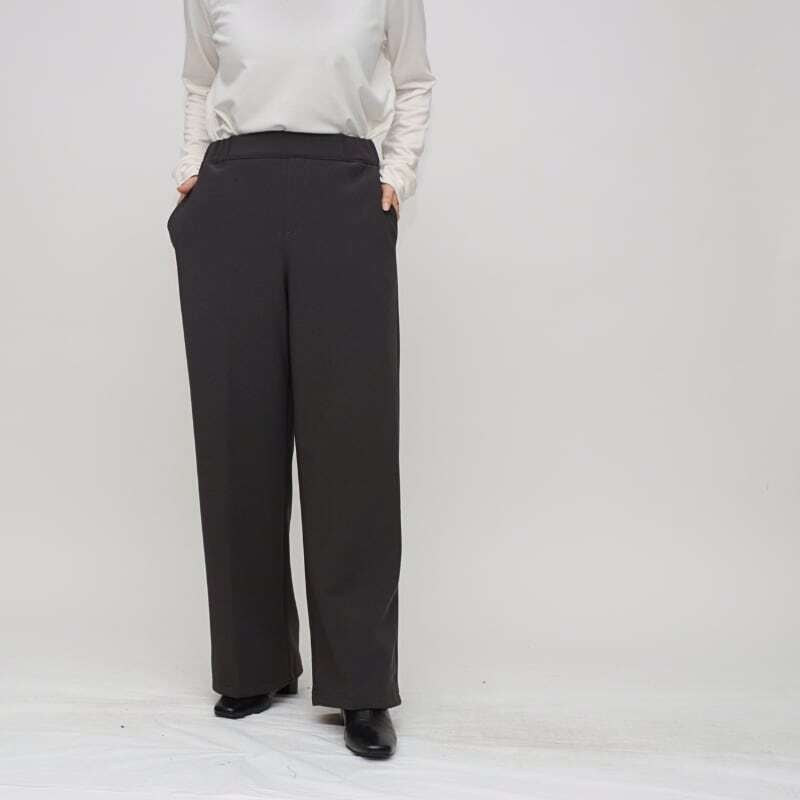 【 Praia 】梨地×裏起毛 美脚セミワイドパンツ