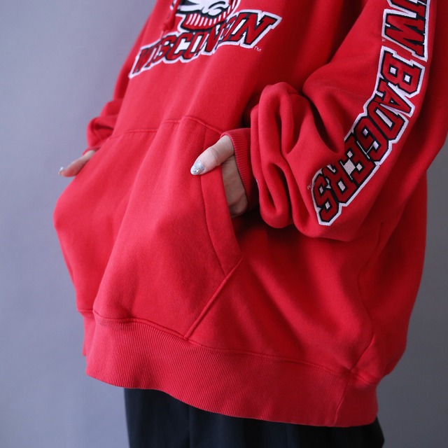 "champion" Wisconsin Badgers college team XXL over silhouette parka