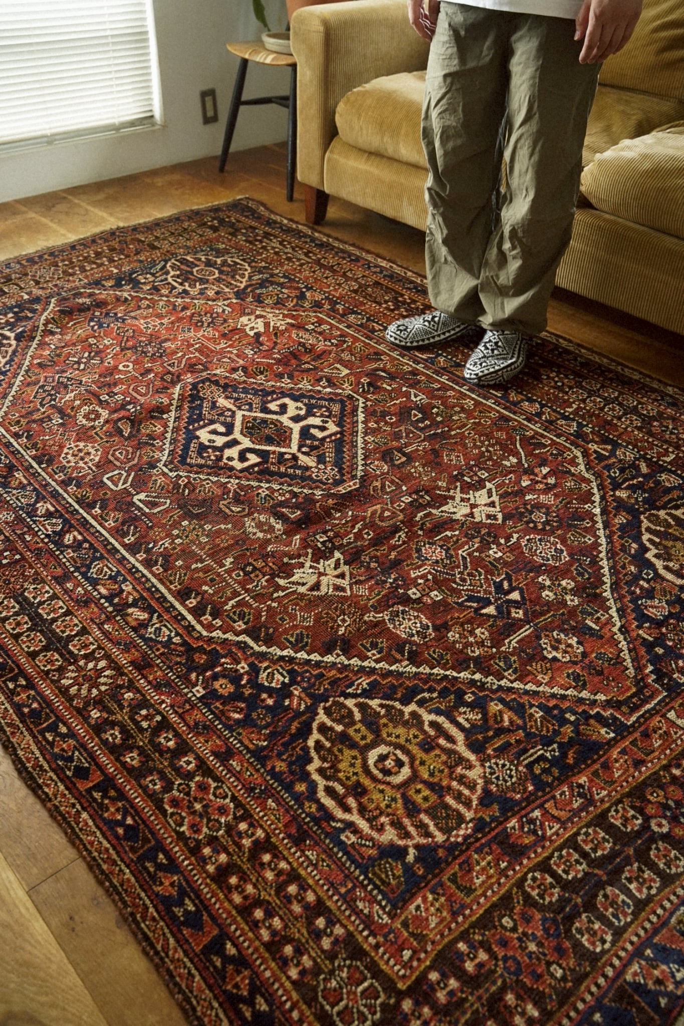 2146-Semi Antique Khamse rug | 手織りのヴィンテージラグ専門店