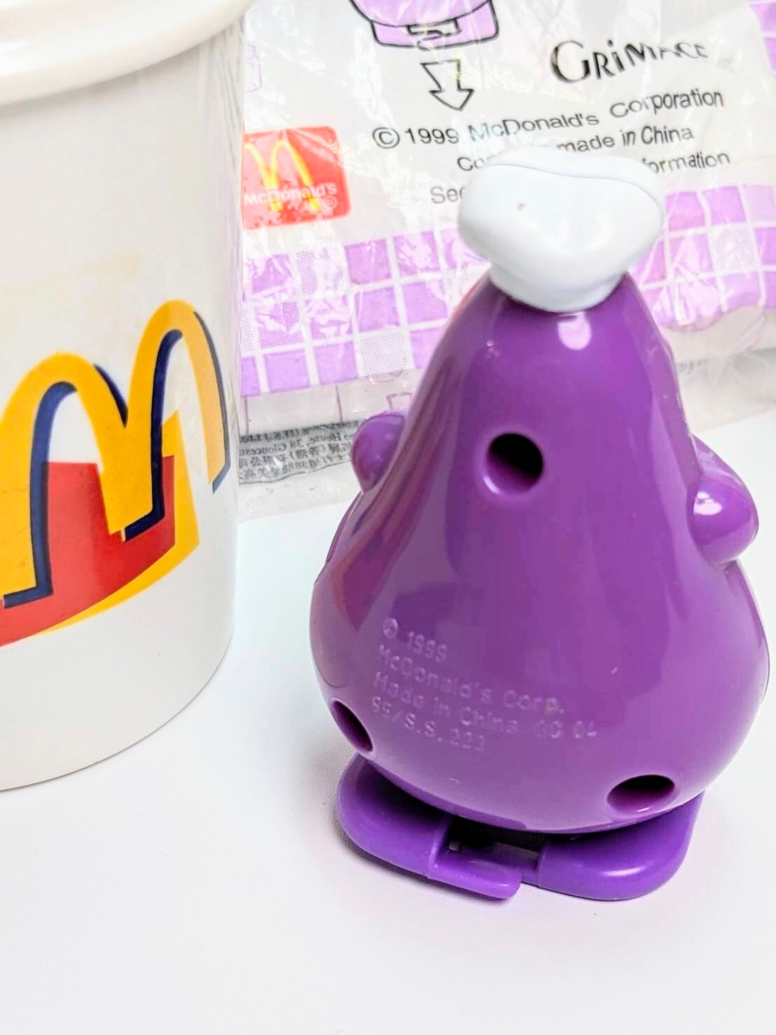 ☆VINTAGE JUNK☆ 1999年製   びっくりハッピーセット グリマス【 McDonald / マクドナルド ハッピー ミールトイ 】〚アメリカン雑貨 アメトイ〛