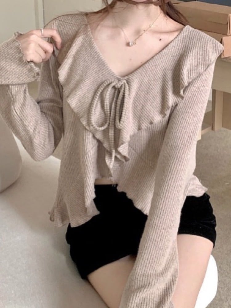 リボン×フリルで完成する大人の甘さ フリルカラーリブニットブラウス フェミニン カジュアル 抜け感 大人 体型カバー 華奢見え 大きいサイズ 韓国 CH10158