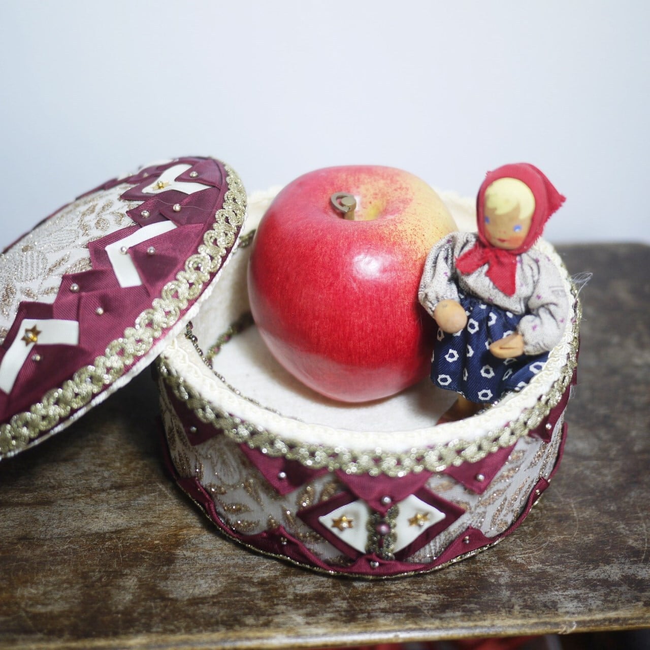 デコパージュボックス 円形 ドイツ 伝統工芸