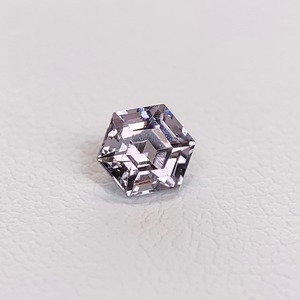 スピネル 六角形  約3.9*2.9mm r-0495