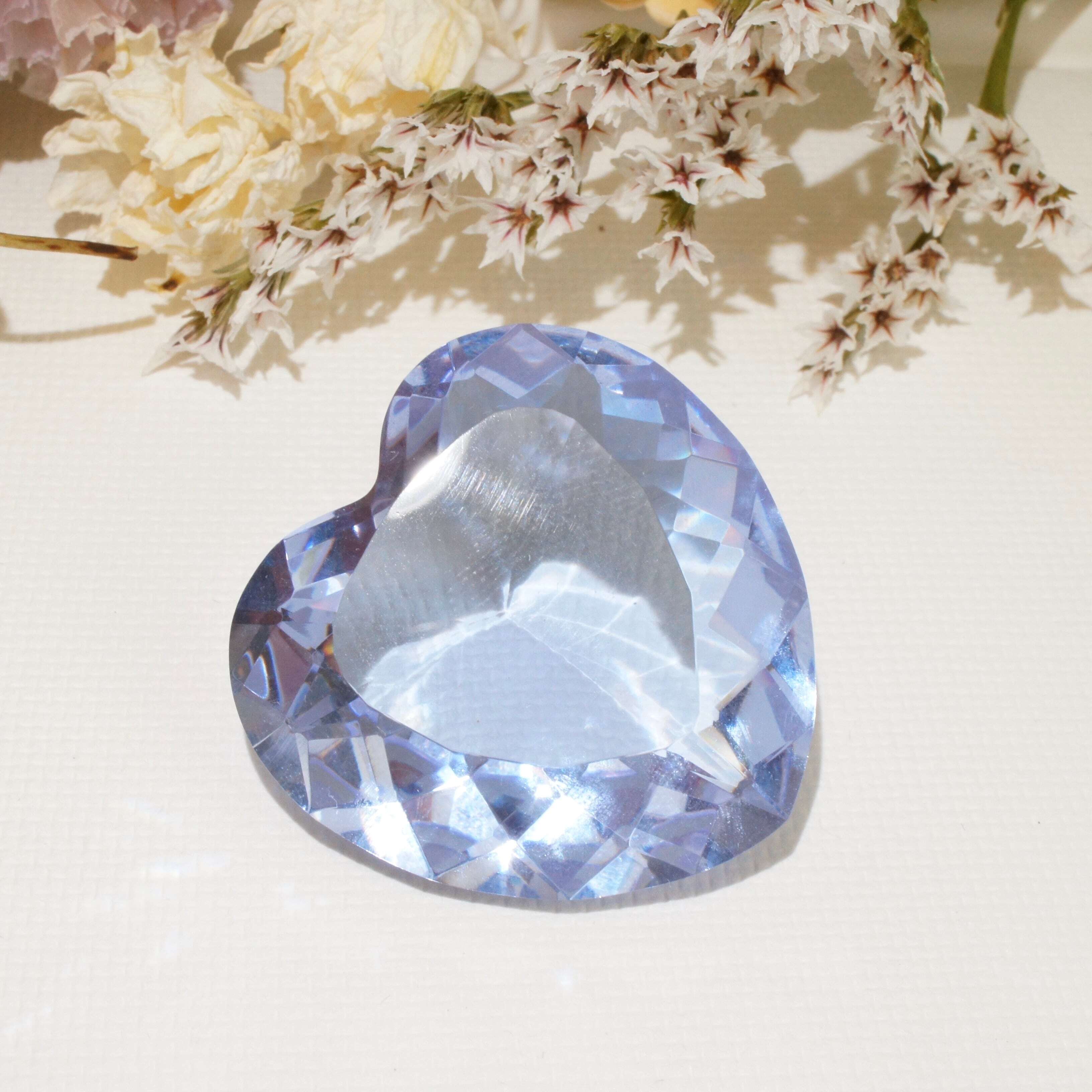 《Andara Jewelry》インドネシア産アンダラクリスタル ハートカット ラベンダー