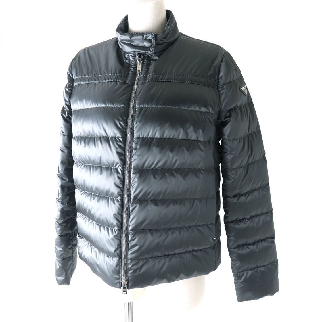 極美品☆正規品 PRADA プラダ トライアングルロゴプレート付き ZIP UP 