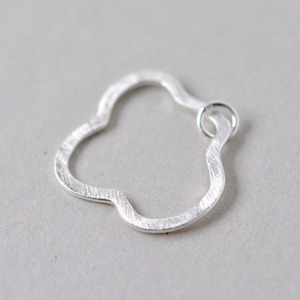 Hanae float ring チャーム