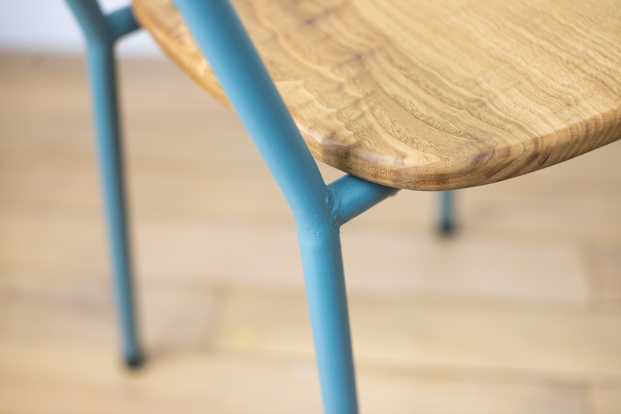 GOOD LUCK CHAIR 010