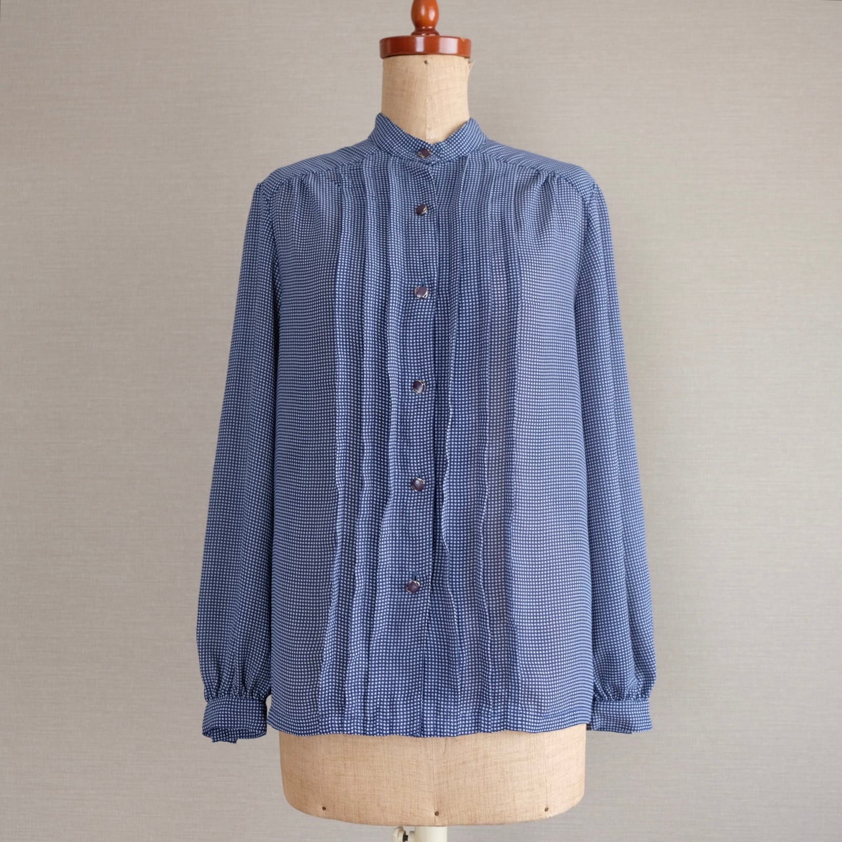 【美品・現行タグ】45R 千鳥格子フレアライン長袖ブラウス 刺繡ロゴ　FREE ネイビー千鳥格子&ラインブラウス | 古着屋Sique おしゃれ古着と