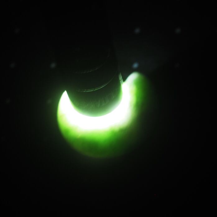 糸魚川翡翠 圧砕 まるまがたま 勾玉 8.8g Itoigawa crushed Jadeite