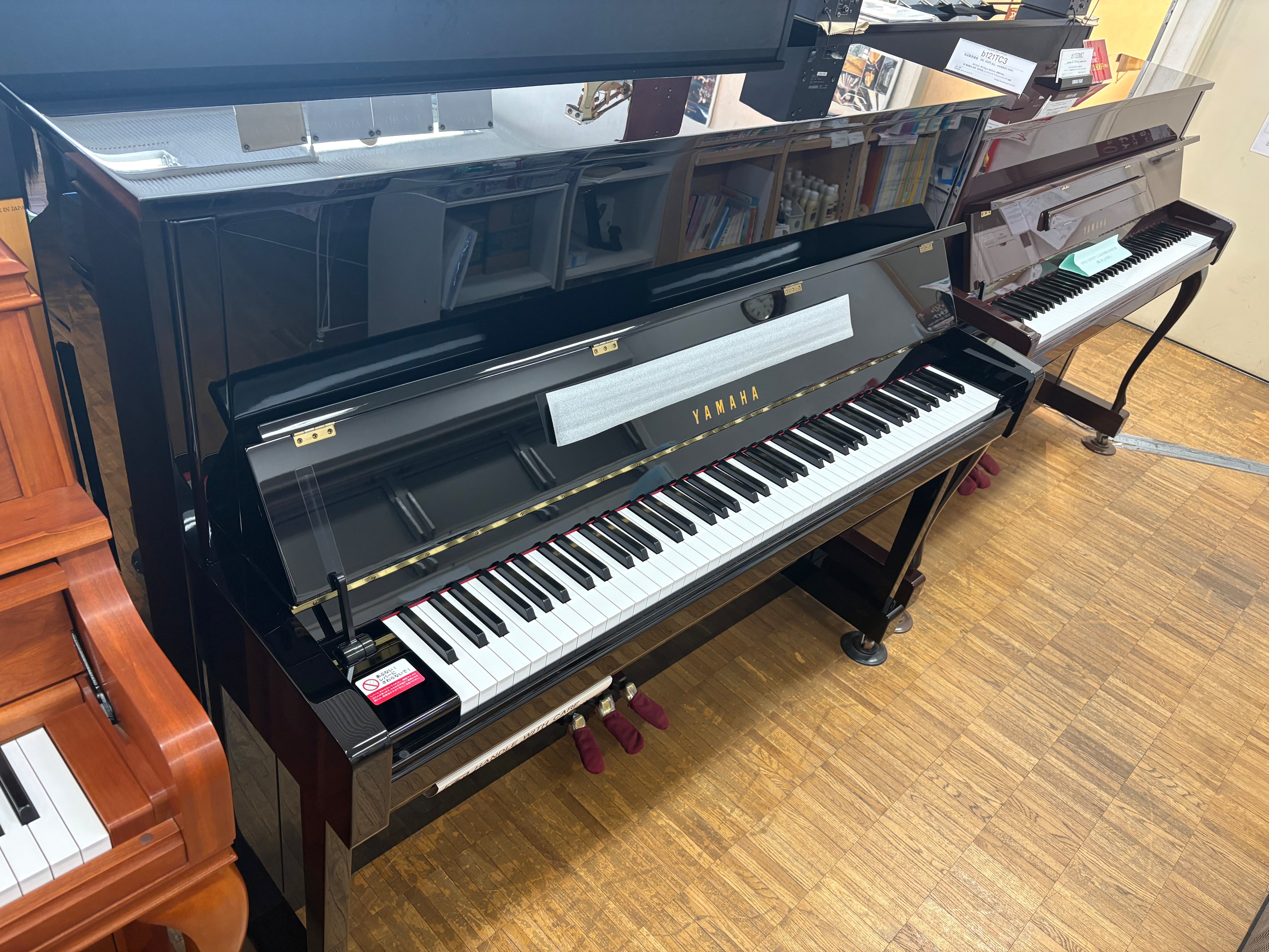 【値下げしました！】【展示処分品】ヤマハアップライトピアノ b121SC3