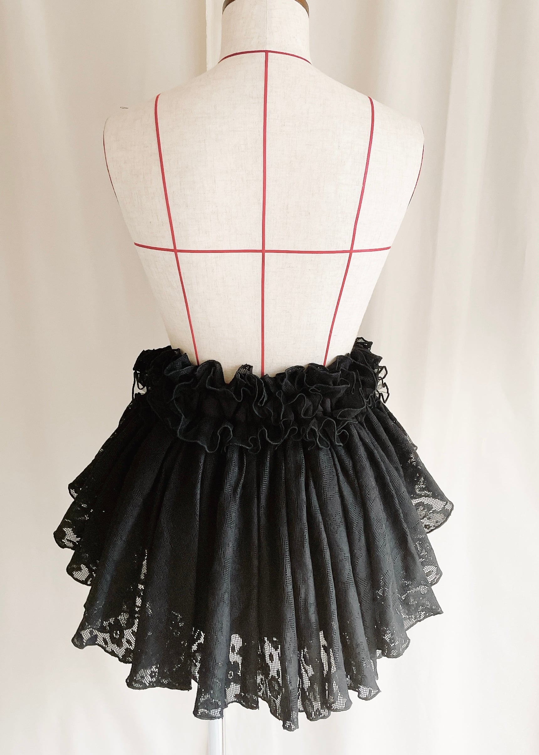 DŌRA CÎTA | Ruffled Hidden Bag - BLACK | ORIENT MILLINERY