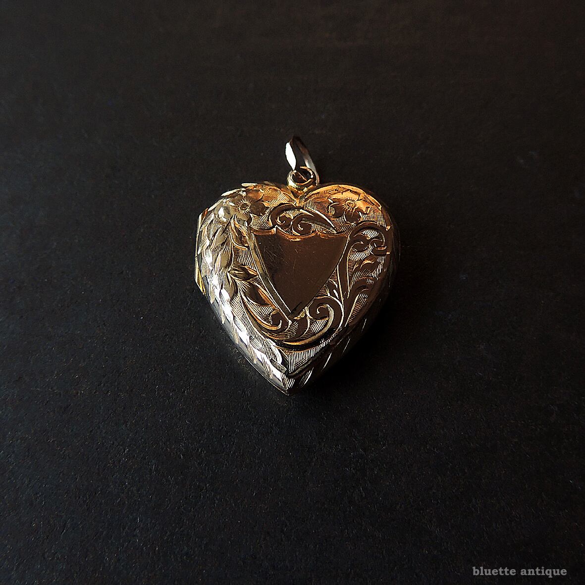 英国アンティークジュエリー 9ctゴールド ハートロケット【忘れな草