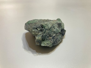 エメラルド原石　約51g