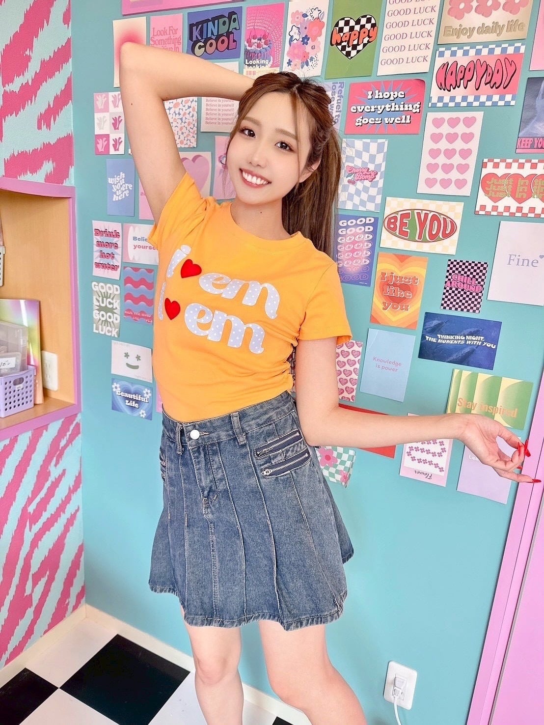 OrangeアルファベットロゴTシャツ/韓国/レディースファッション/可愛い/トップス/おしゃれ/女子/ビタミンカラー