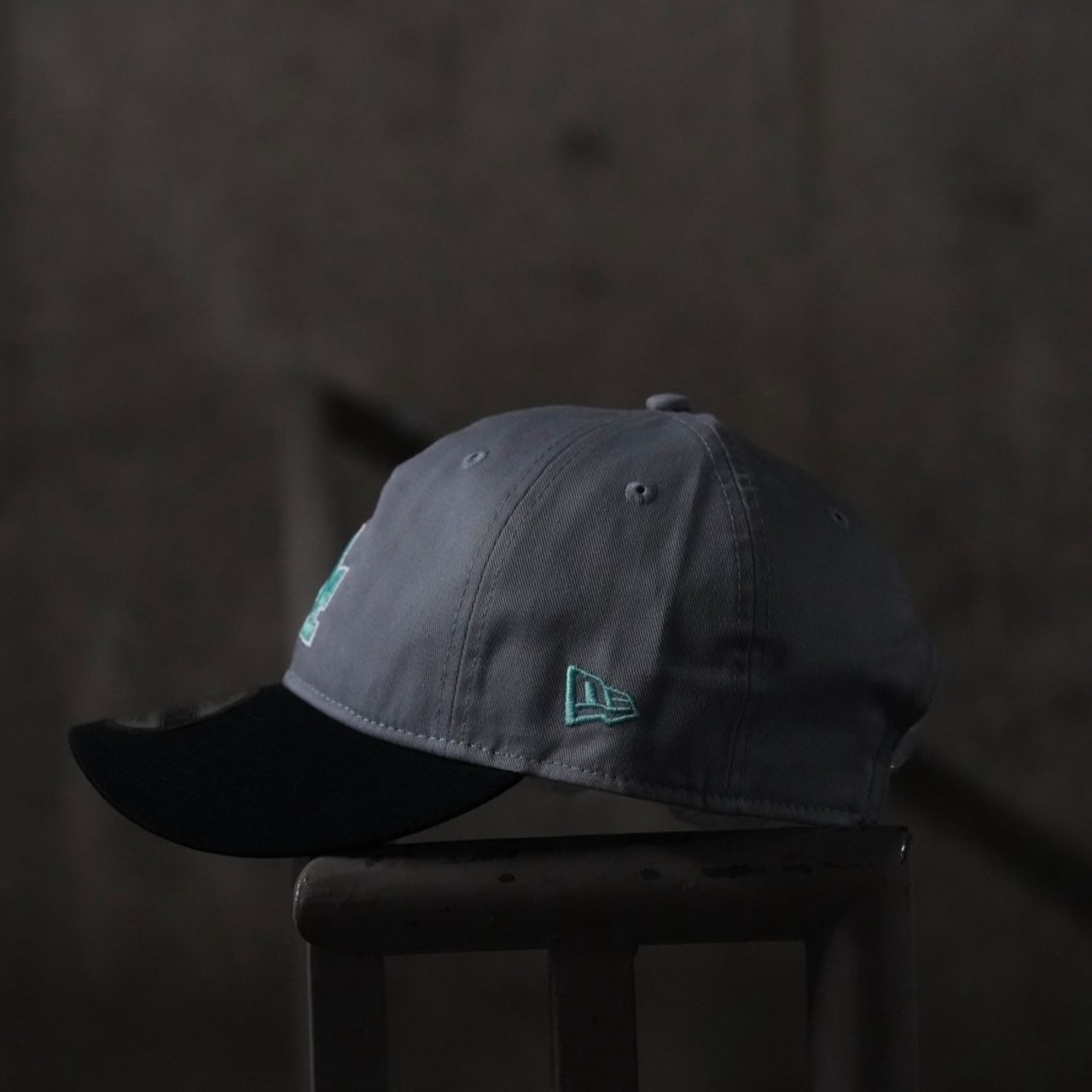 【gifthat別注】NEW ERA 930/9THIRTY  ロサンゼルス・ドジャース　GRAY SEAGLASS