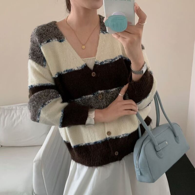 【outer】ボーダー柄ニットカーディガン Q8124