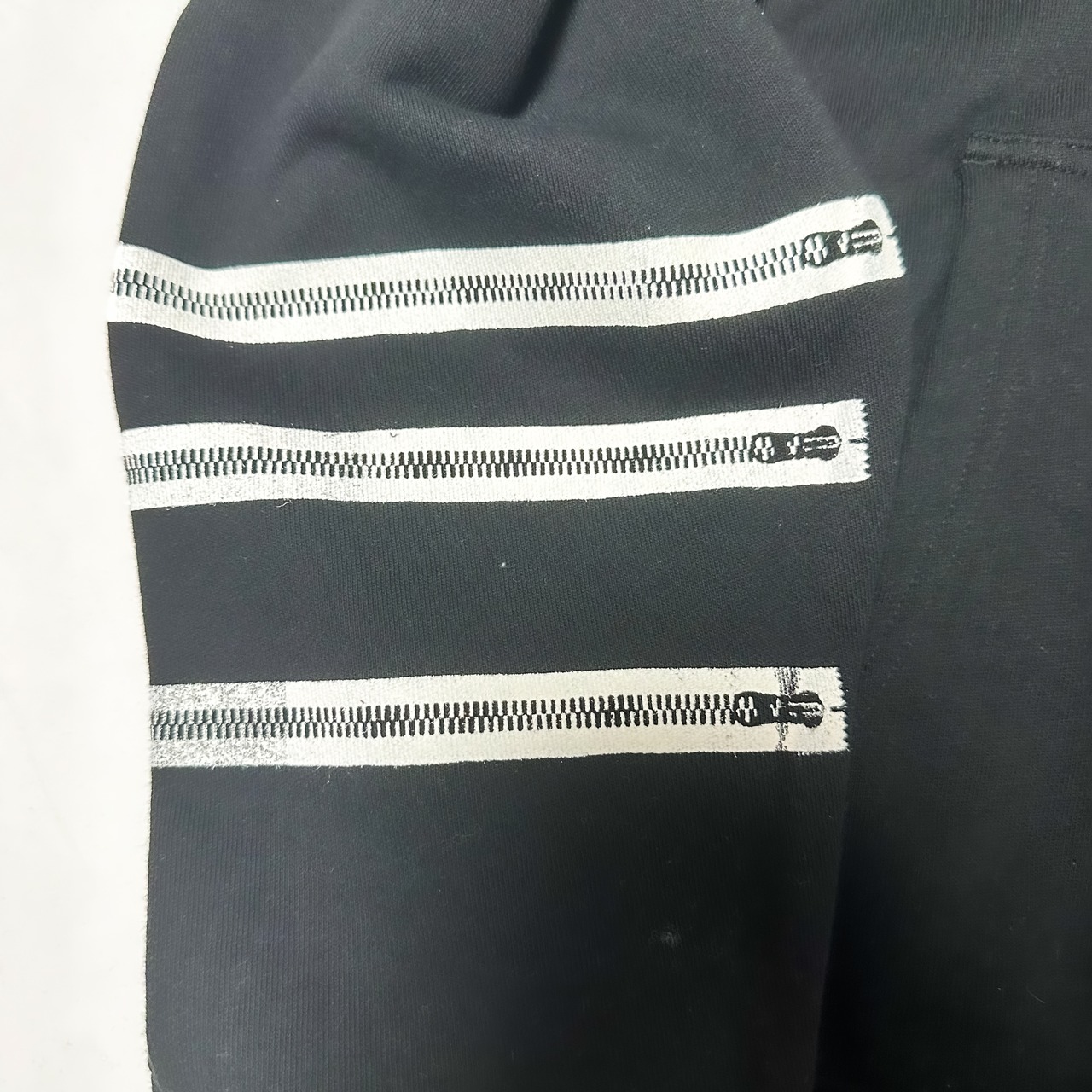 UNFINISHEDBONEパーカー24047