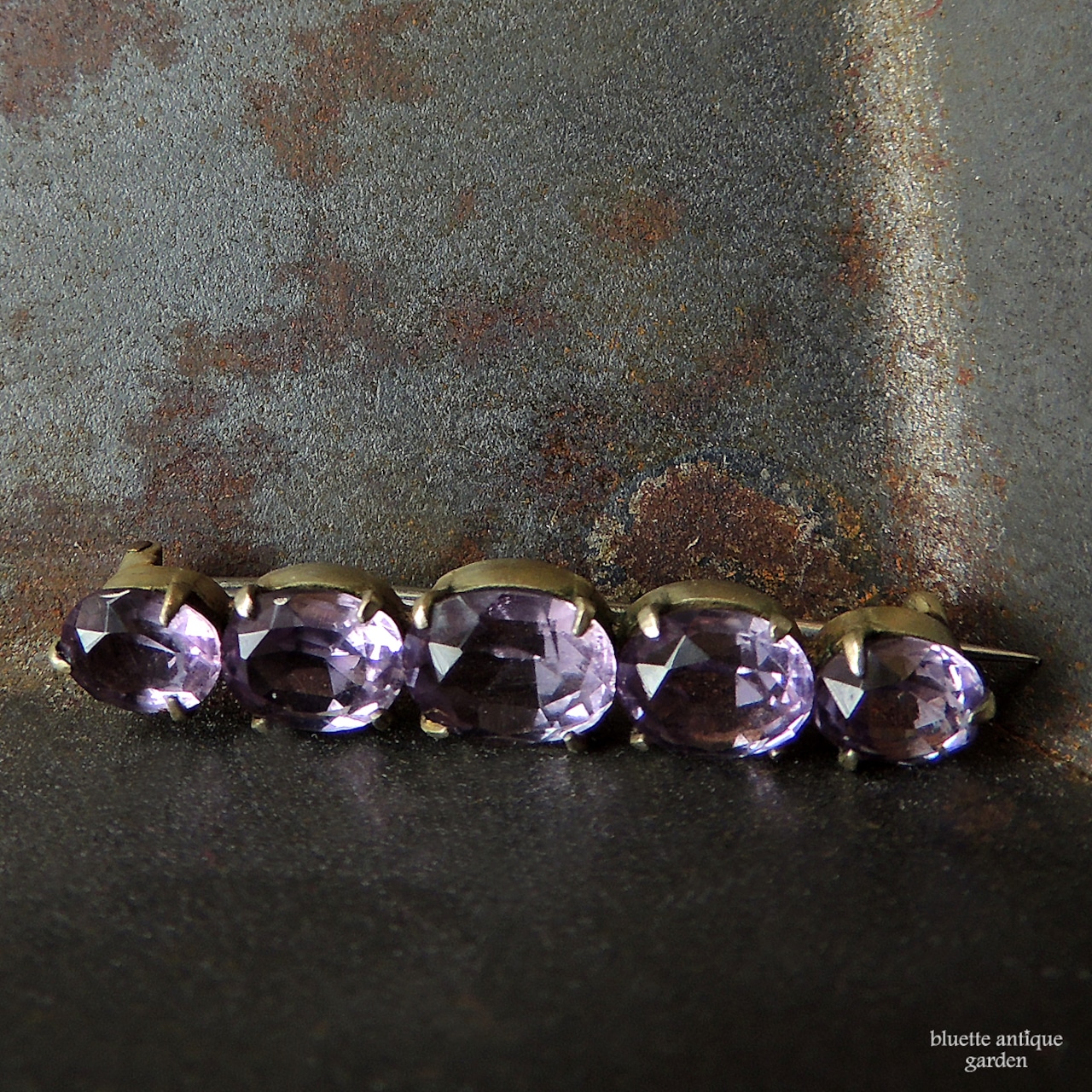 アンティークジュエリー 天然アメシスト 5連バーブローチ (ソーティングメモ付)