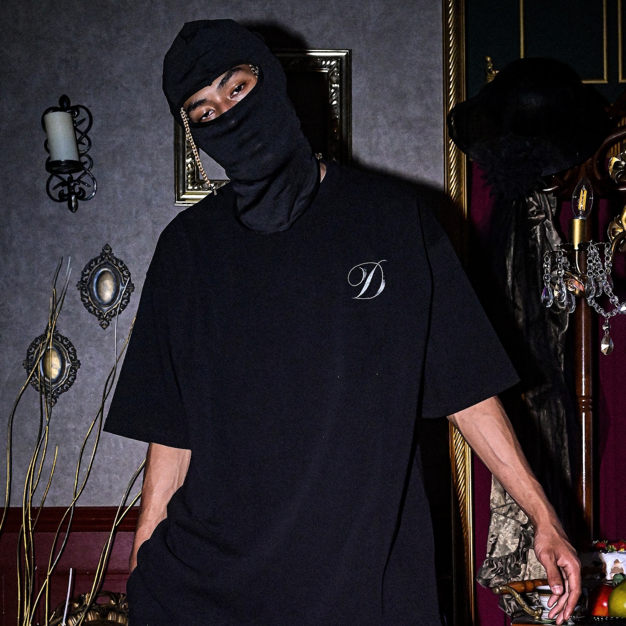 D EMBLEM HEAVYWEIGHT TEE