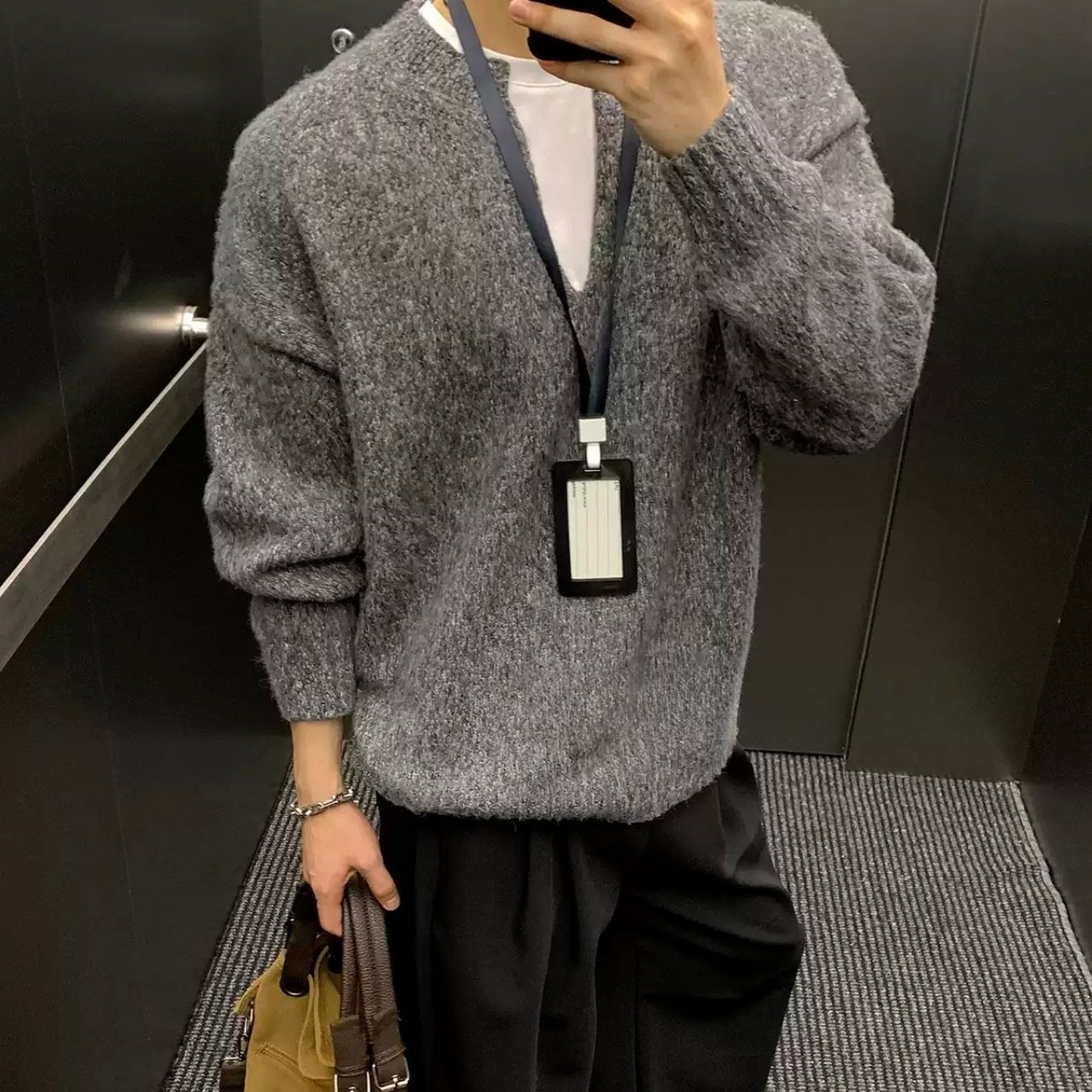 Vネックルーズシンプルニット　1074