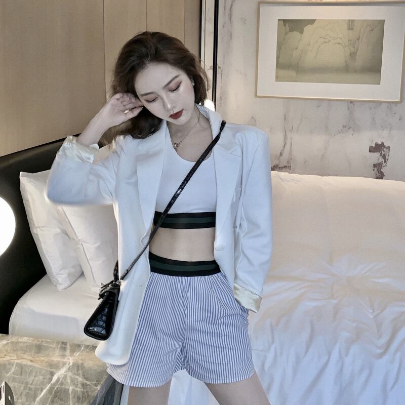 レッド 赤ホワイト 白薄手ジャケット 上着 コートショーツ