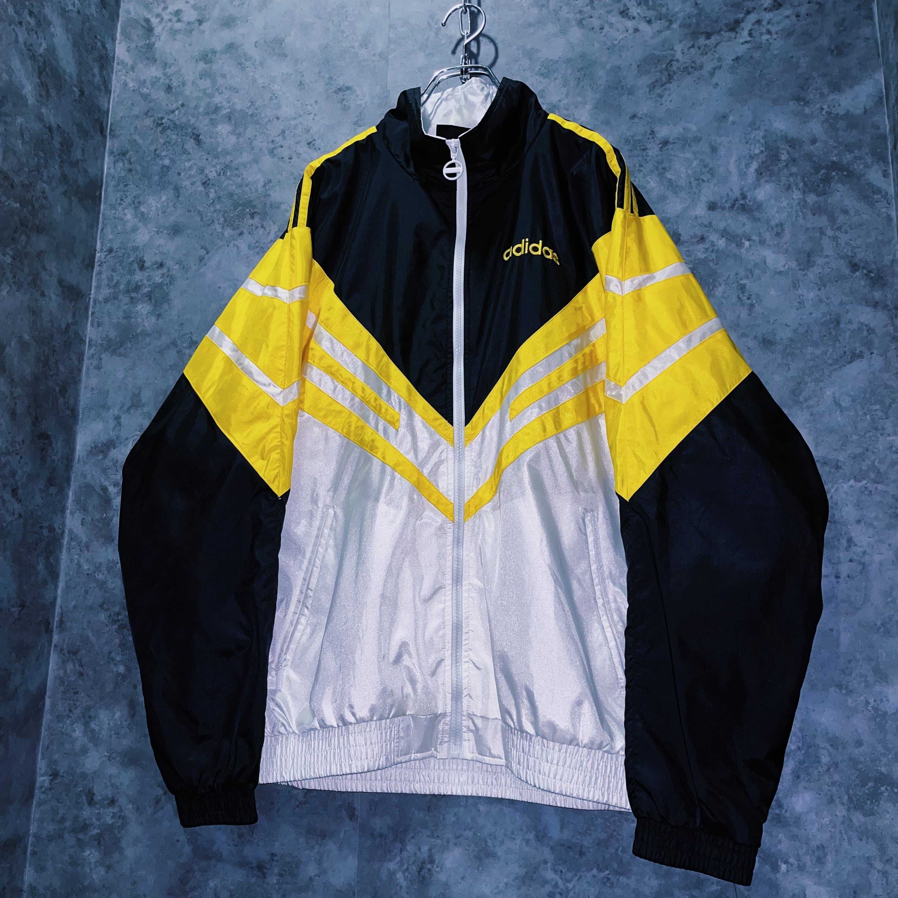 doppio】90's vintage “adidas” switching color design Nylon track