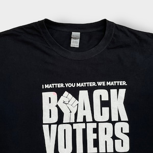 【GILDAN】3XL ビッグサイズ Black Voters Matter ロゴ Tシャツ バックプリント 黒t 半袖 us古着